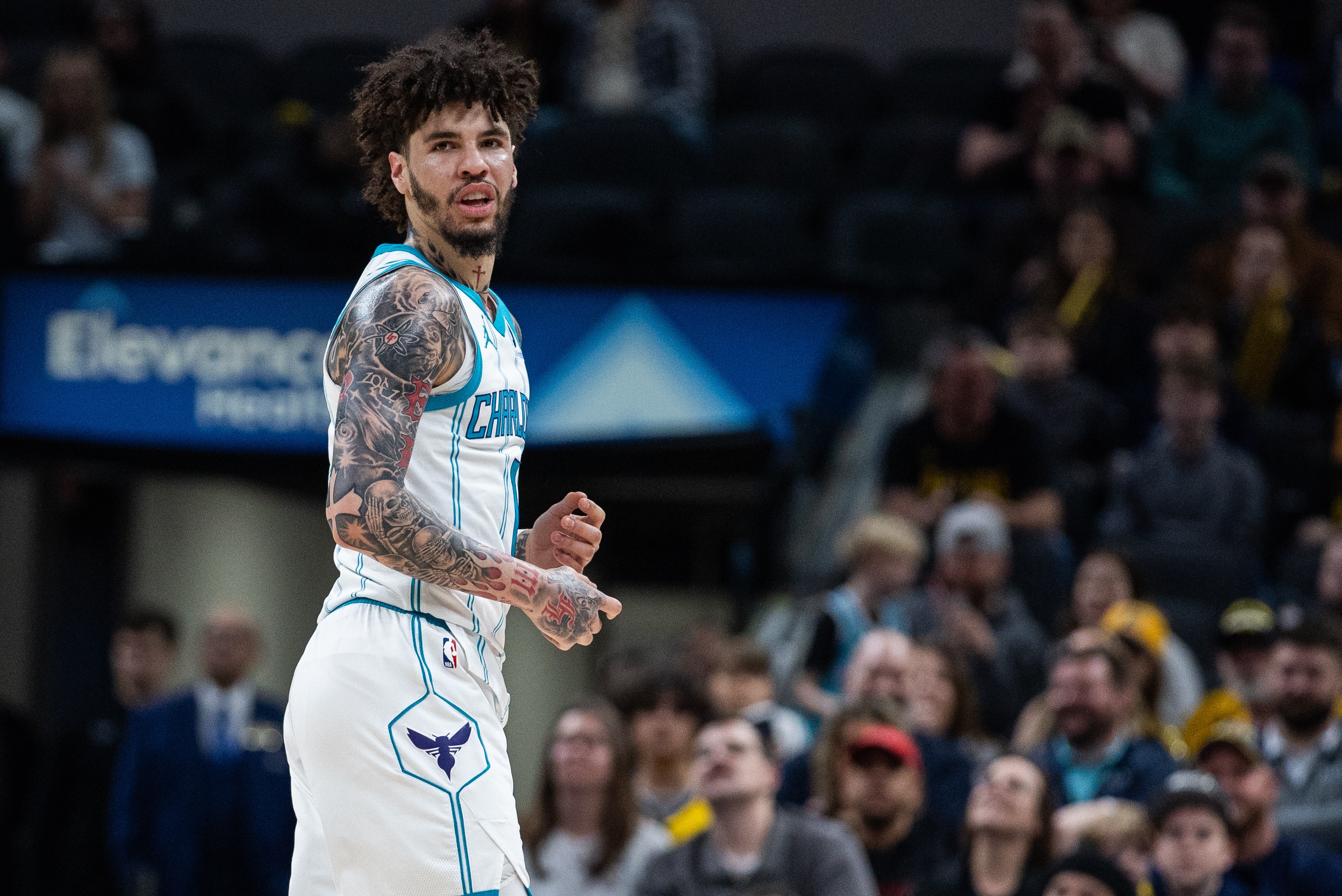 爱游戏官网-今天不浪今天准！三球首节出战9分钟 7中5&amp;三分4中3砍13分2助